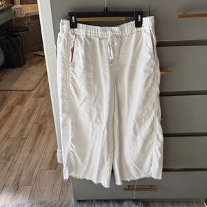 Women's White Drawstring Wide-Leg Capris